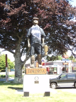 The Tokoroa effigy: a lumberjack in an All Blacks top